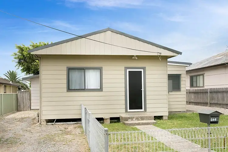 142 Central Avenue, Oak Flats NSW 2529