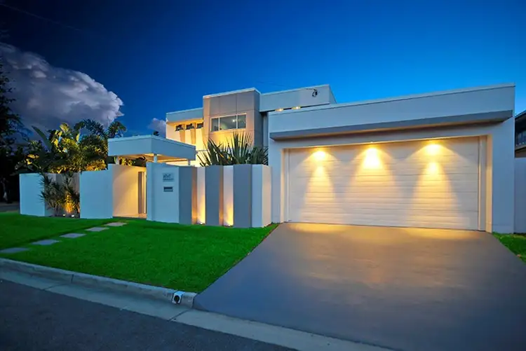 22 Lakeside Avenue, Broadbeach Waters QLD 4218