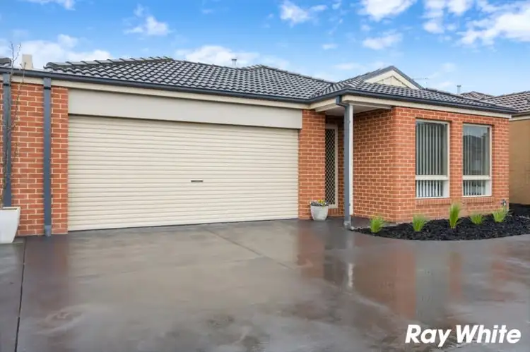 2/9 Shakespeare Court, Drouin VIC 3818