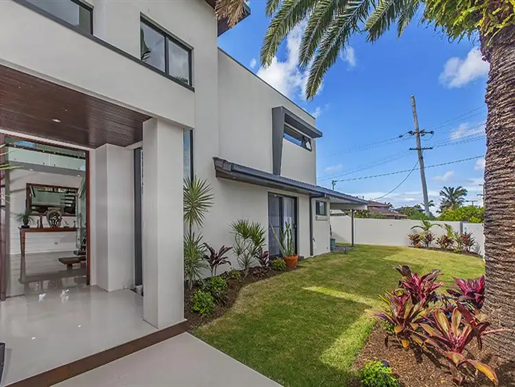 78 Clear Island Road, Broadbeach Waters QLD 4218