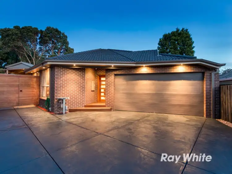 8 Coromandel Crescent South, Knoxfield VIC 3180