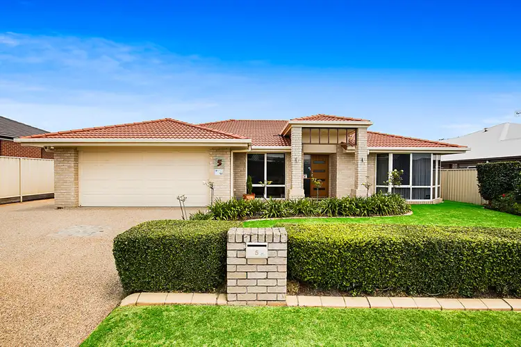 5 Fallon Drive, Middle Ridge QLD 4350