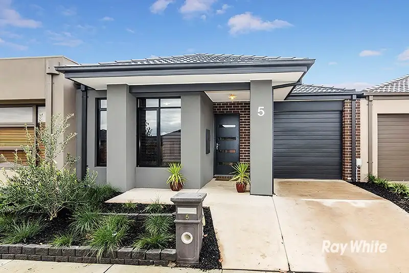 Main view of Homely house listing, 5 Eminence Drive, Cranbourne West VIC 3977