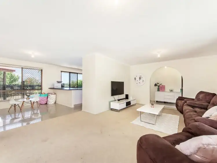 Seventh view of Homely house listing, 4 Burgundy Court, Highland Park QLD 4211