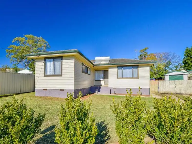 6 Seddon Place, Campbelltown NSW 2560