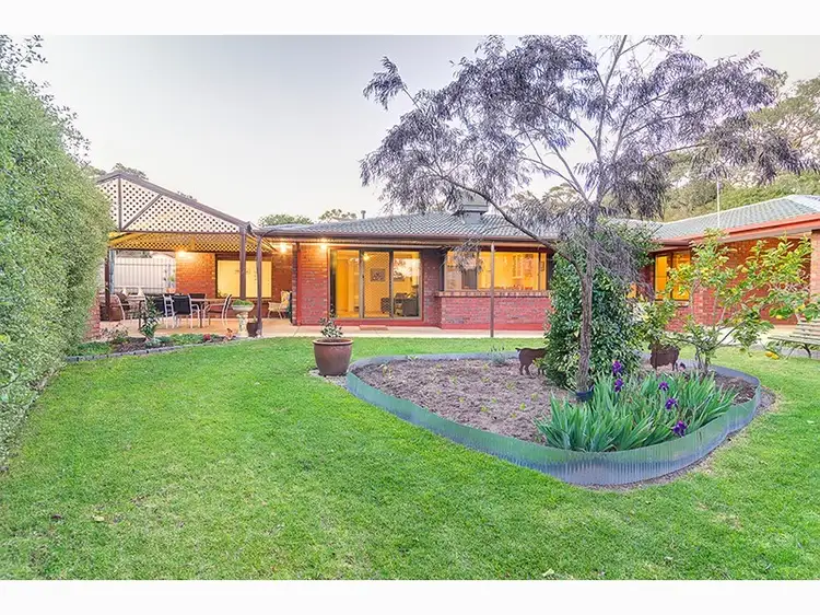 10 Daveys Road, Flagstaff Hill SA 5159