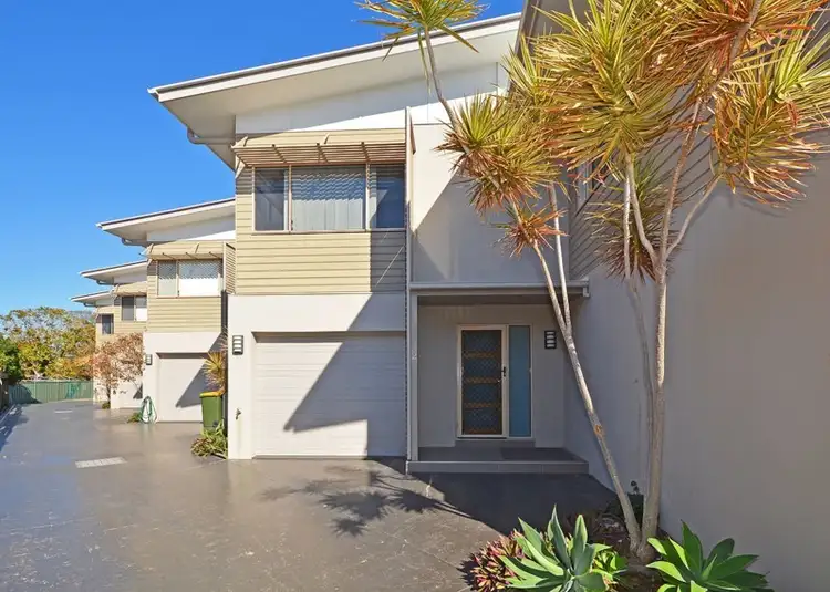 2/31 King Street, Urangan QLD 4655