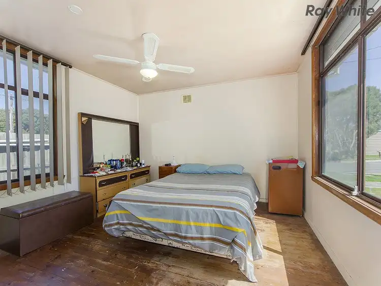 Seventh view of Homely house listing, 8 Kinnane Crescent, Sunshine VIC 3020