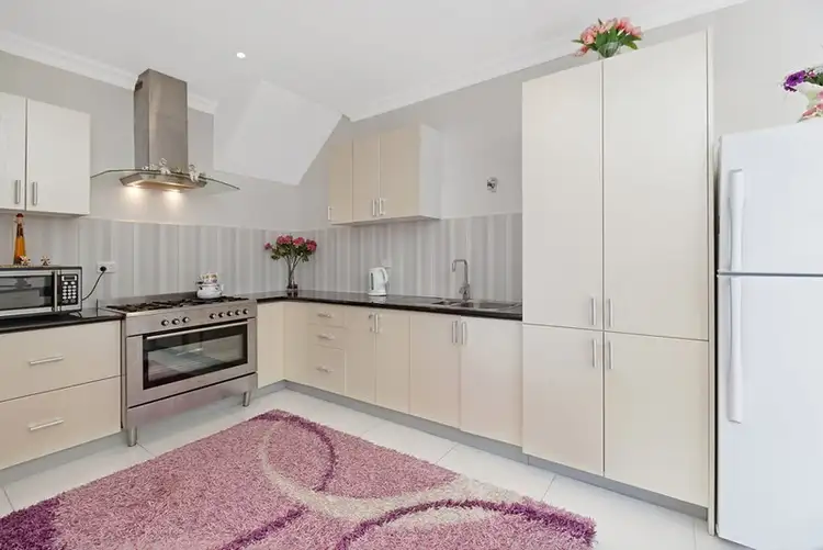 2/16 Elsey Road, Reservoir VIC 3073