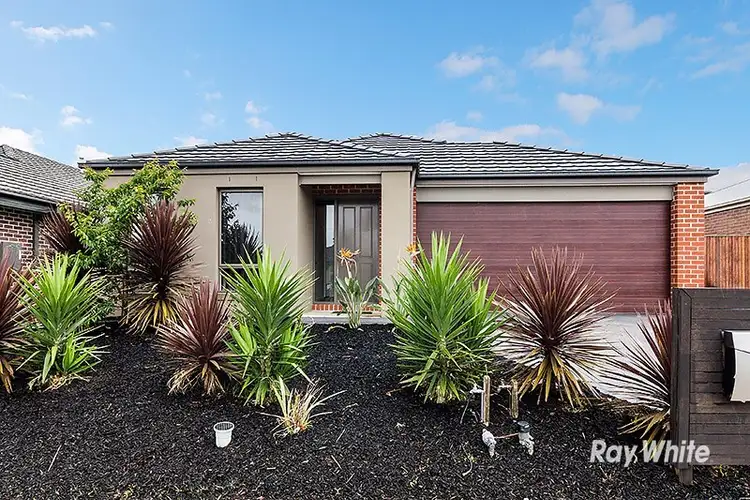 10 Quarters Boulevard, Cranbourne West VIC 3977