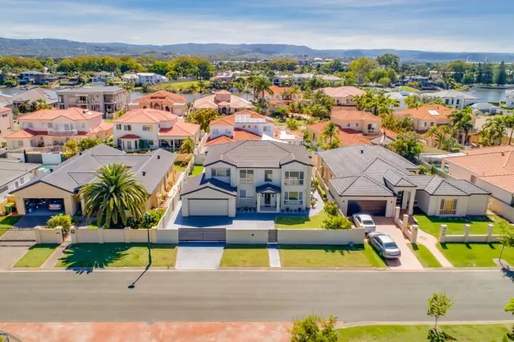 17 Deborah Avenue, Benowa Waters QLD 4217