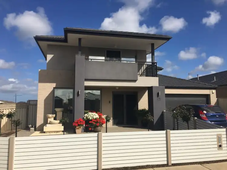 13 Margitta Lane, Pakenham VIC 3810