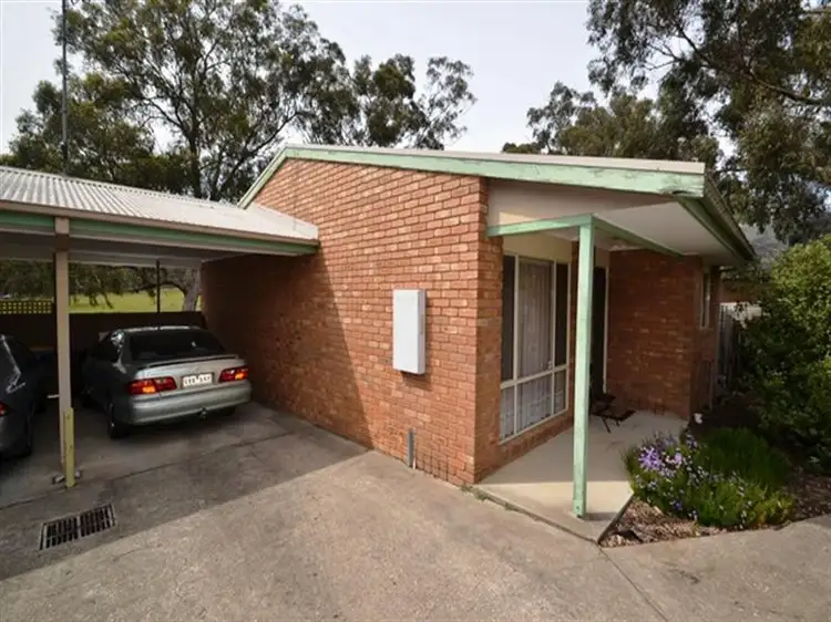 2/30 Clarey Avenue, Seymour VIC 3660