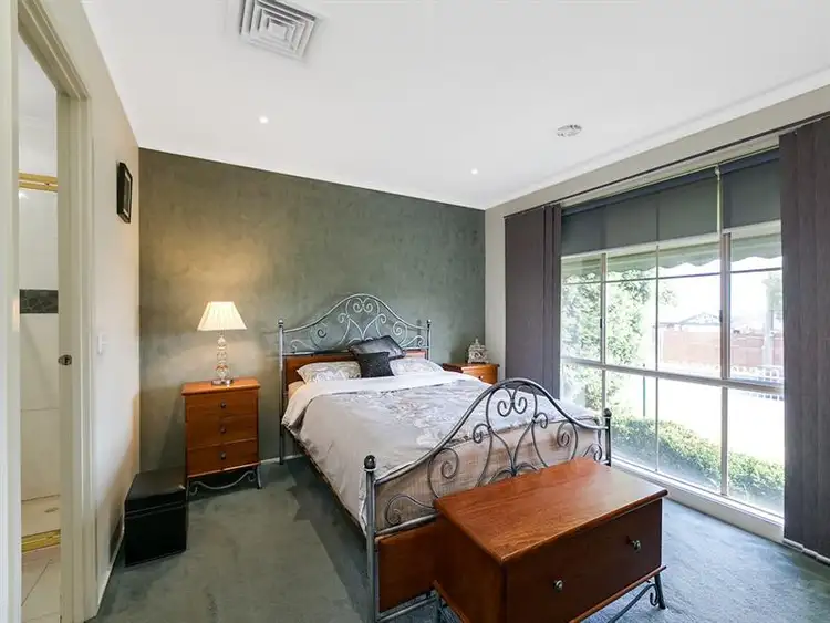 Sixth view of Homely house listing, 2 Callan Court, Mill Park VIC 3082