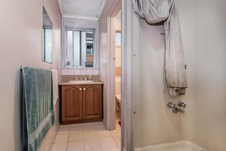 Fifth view of Homely unit listing, 6/42 Harbury Street, Reservoir VIC 3073