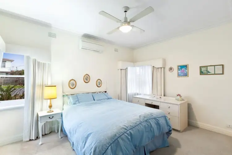 Fifth view of Homely house listing, 3 Mckenzie Court, Oakleigh East VIC 3166