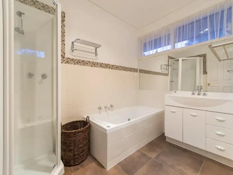 Seventh view of Homely house listing, 4 Zara Court, Frankston VIC 3199