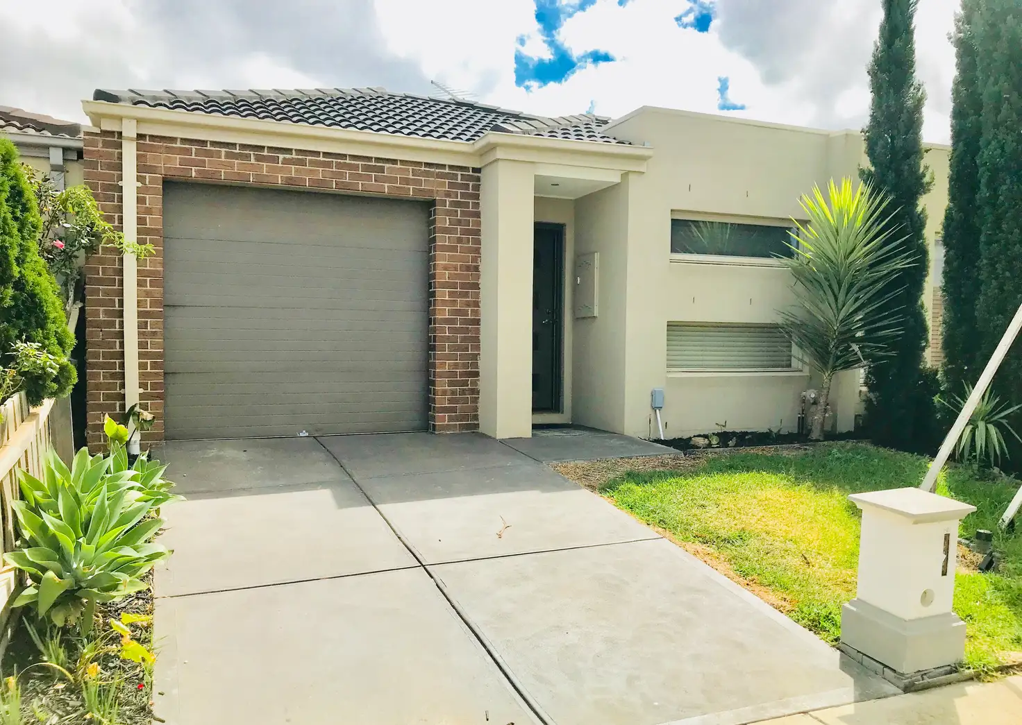 Main view of Homely unit listing, 1/21 Starflower Way, Truganina VIC 3029