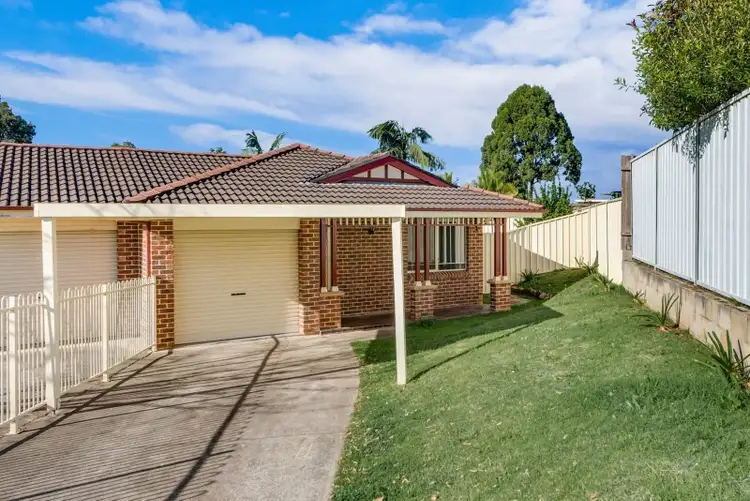 2/4 Tripoli Place, Eagle Vale NSW 2558
