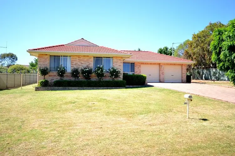 24 Evans Street, Cowra NSW 2794