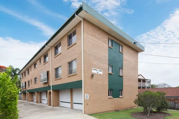 2/76 Kitchener Street, Coorparoo QLD 4151