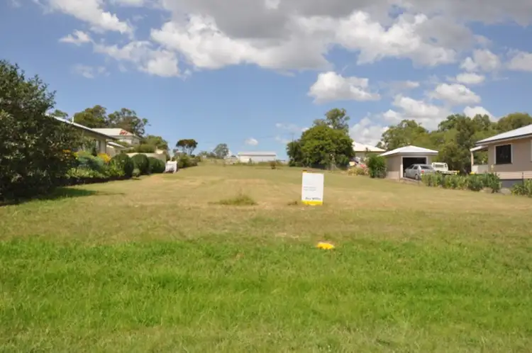 104 Mocatta Street, Goombungee QLD 4354