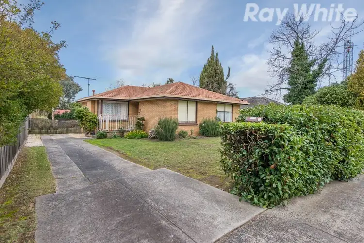 6 Collins Close, Scoresby VIC 3179