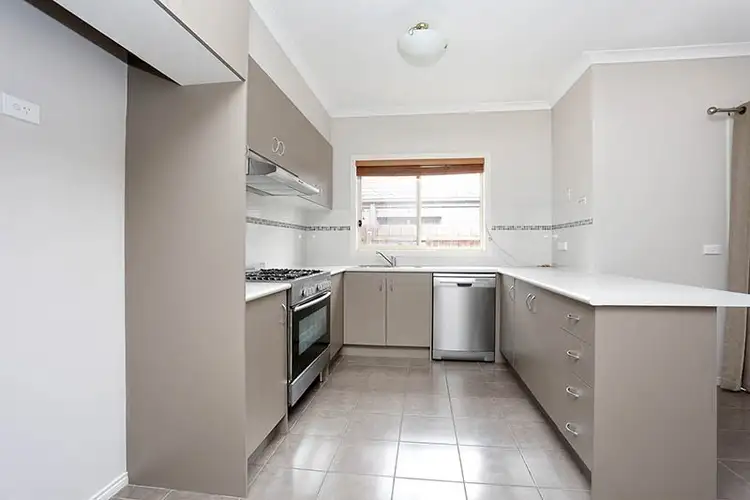 Second view of Homely house listing, 5 Gumleaf Avenue, Mernda VIC 3754