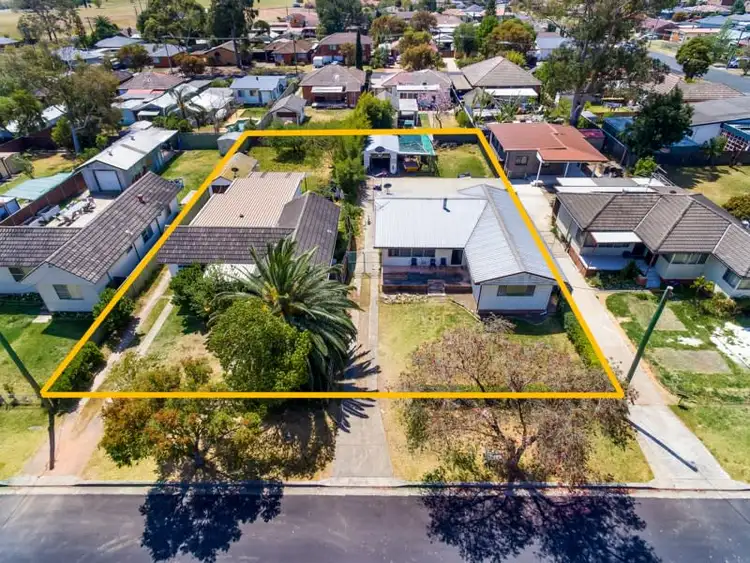 8 Durham Street, Minto NSW 2566