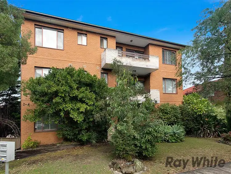 Main view of Homely unit listing, 2/2-4 Hampton Court Road, Carlton NSW 2218