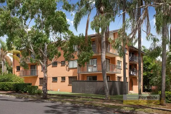 Main view of Homely unit listing, 4/49 Railway Parade, Clayfield QLD 4011