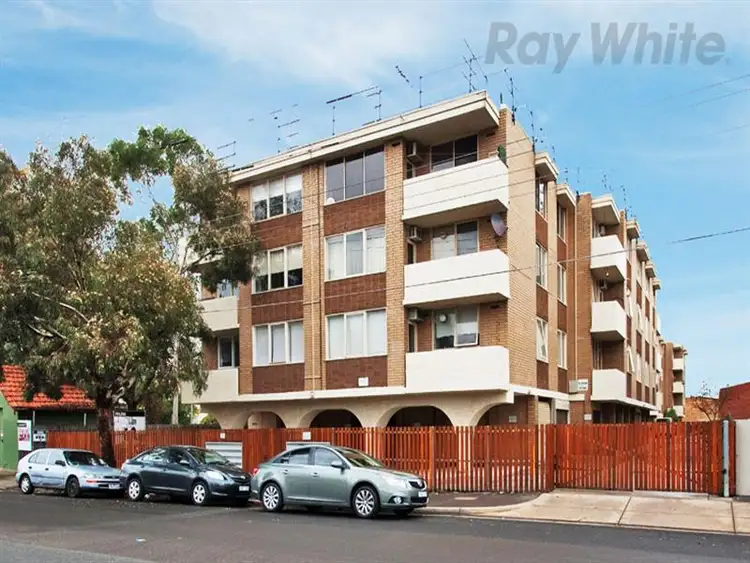 1/45-47 DeCarle Street, Brunswick VIC 3056