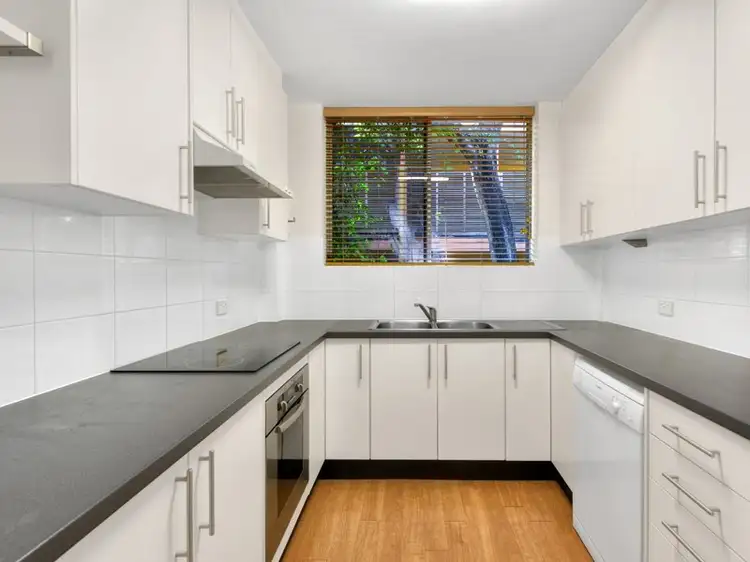 2/6 Pioneer Street, Toowong QLD 4066