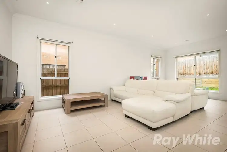 Third view of Homely townhouse listing, 27 Barrier Reef Circuit, Endeavour Hills VIC 3802