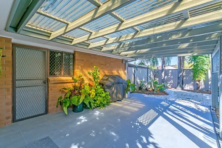 2/49 Morinda Way, Labrador QLD 4215