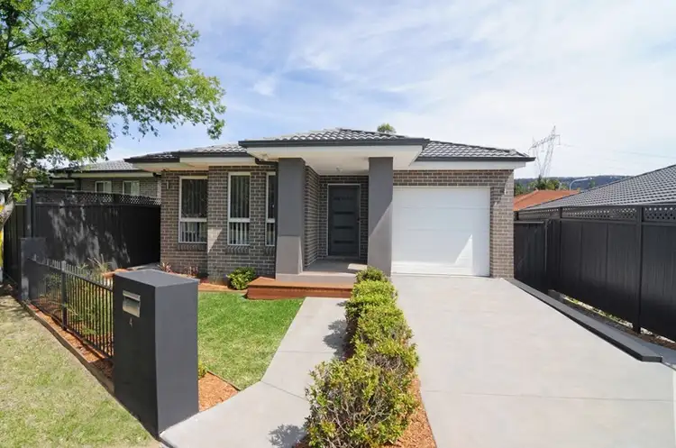 4 Highcroft Boulevard, Horsley NSW 2530