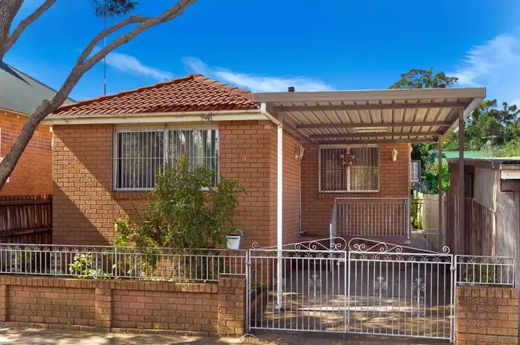 9 Roberts Street, St Peters NSW 2044