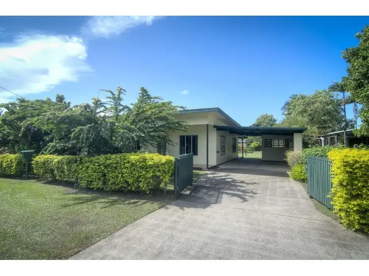 10 Pringle Street, Mossman QLD 4873