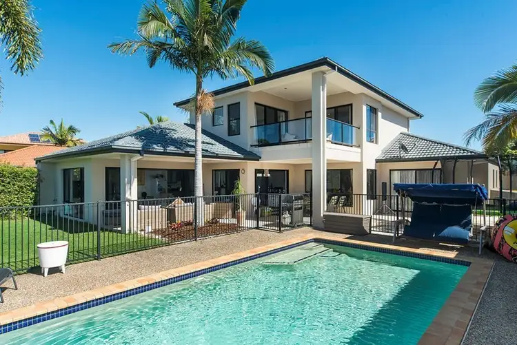 2142 Beaufort Way, Hope Island QLD 4212