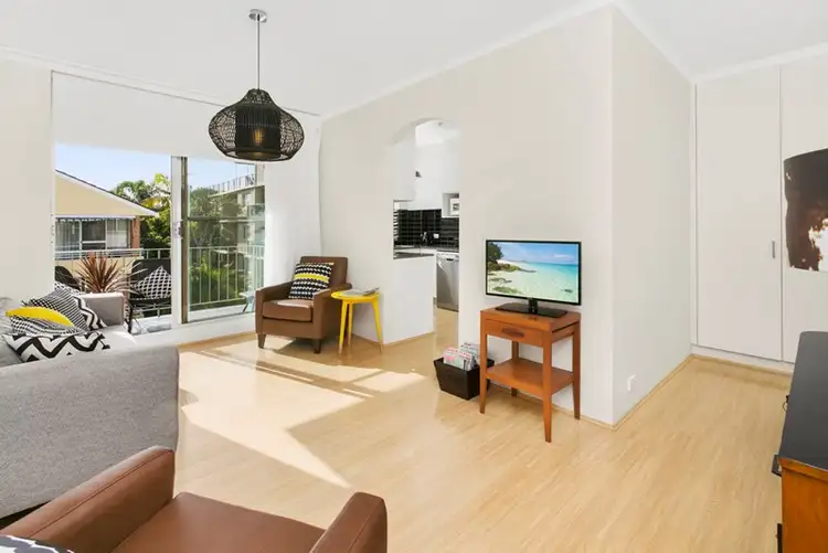 Second view of Homely unit listing, 8/52 The Crescent, Dee Why NSW 2099