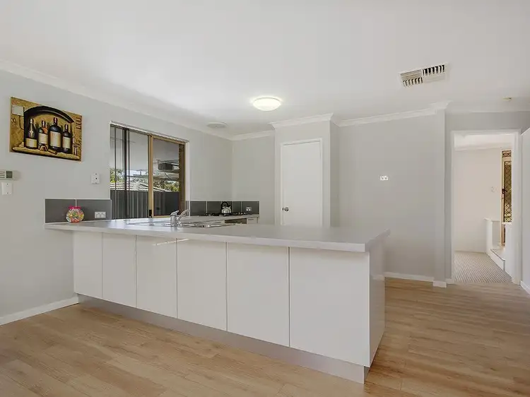 Fifth view of Homely house listing, 10 Murry Mews, Leda WA 6170