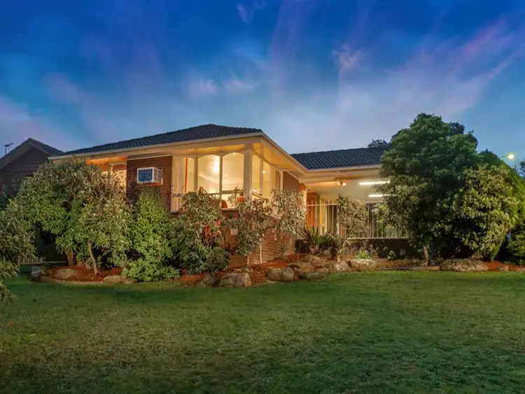 8 Gillingham Street, Watsonia North VIC 3087