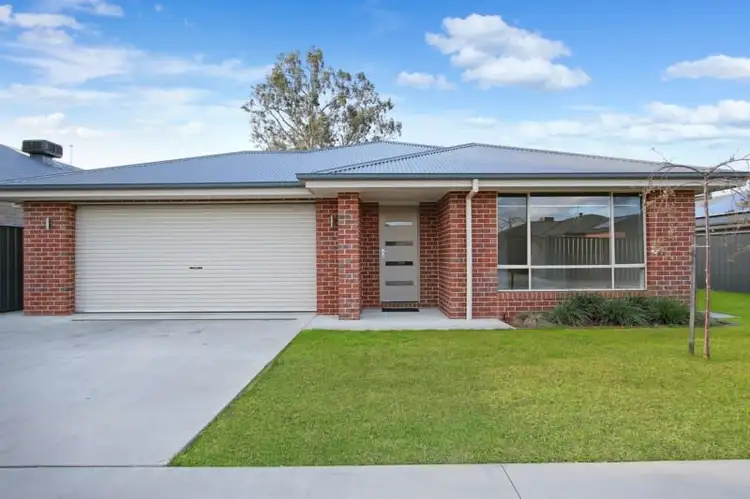 17 Kerry Avenue, Killara VIC 3691