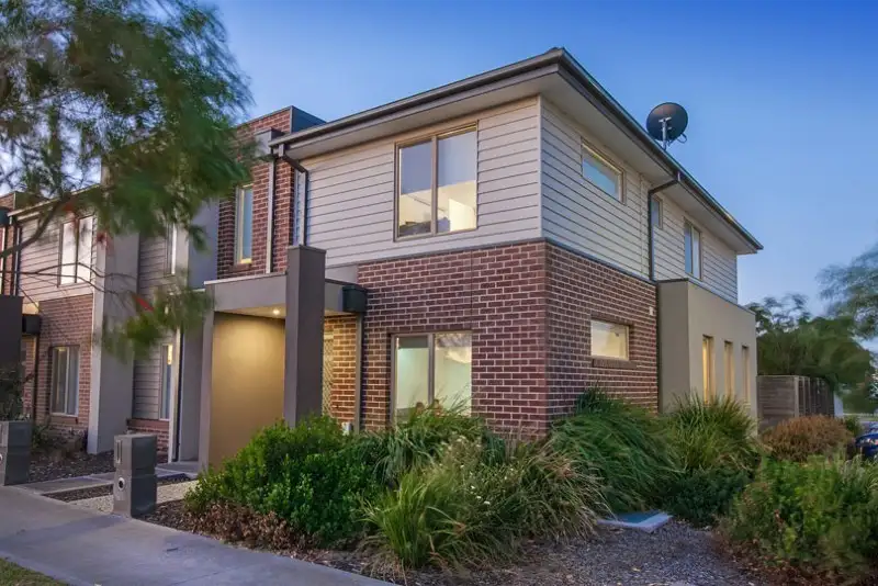 Main view of Homely townhouse listing, 40 Etheridge Lane, Craigieburn VIC 3064