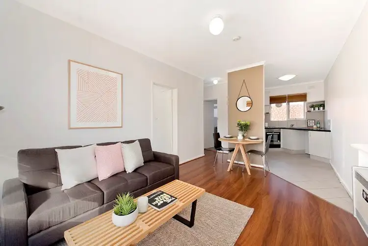 8/22 Kokaribb Road, Carnegie VIC 3163