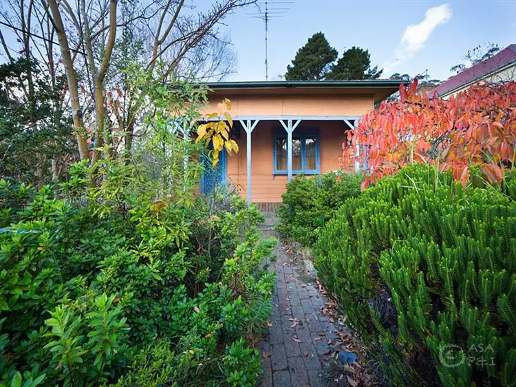 15 Lookout Street, Blackheath NSW 2785