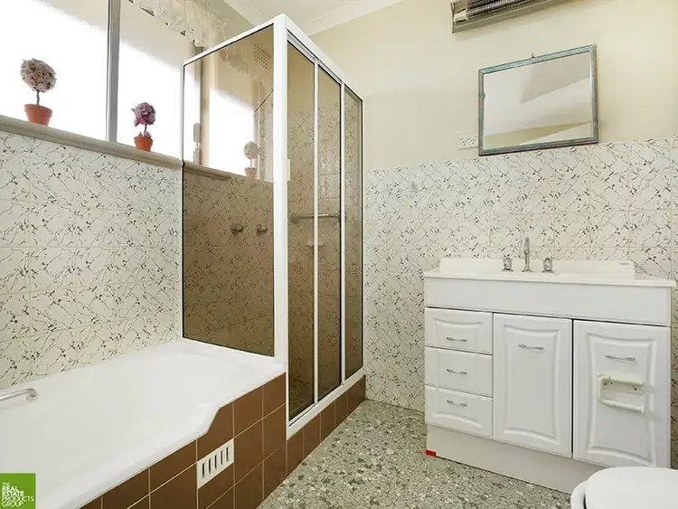 Sixth view of Homely house listing, 4 Gerard Avenue, Farmborough Heights NSW 2526