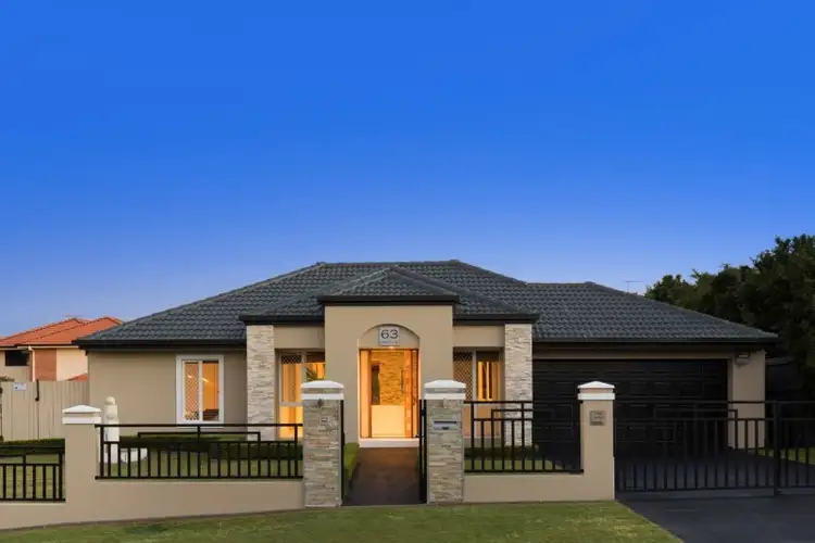 63 Oakley Street, Carindale QLD 4152