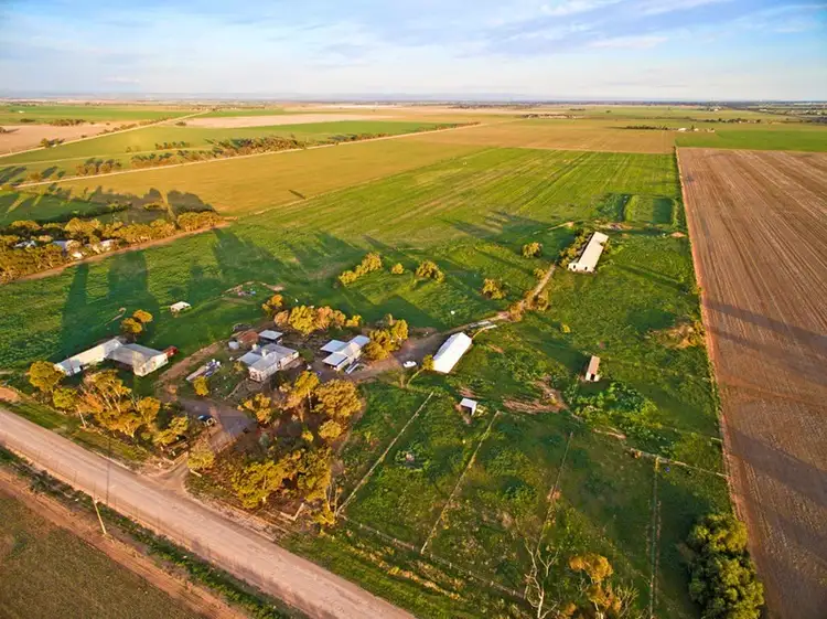 327 Pratt Road Korunye Via, Lewiston SA 5501