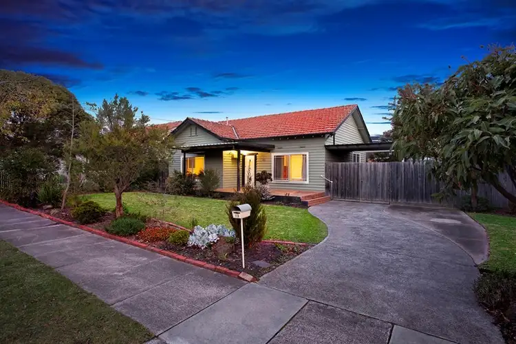 13 Stewart Street, Murrumbeena VIC 3163